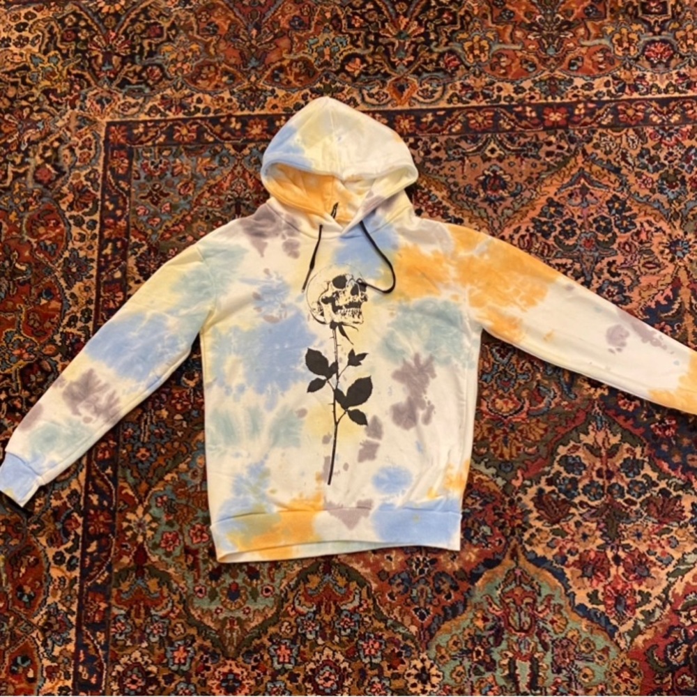 NWOT Tie Dye Hooded Sweatshirt with Skull on a Rose Vine